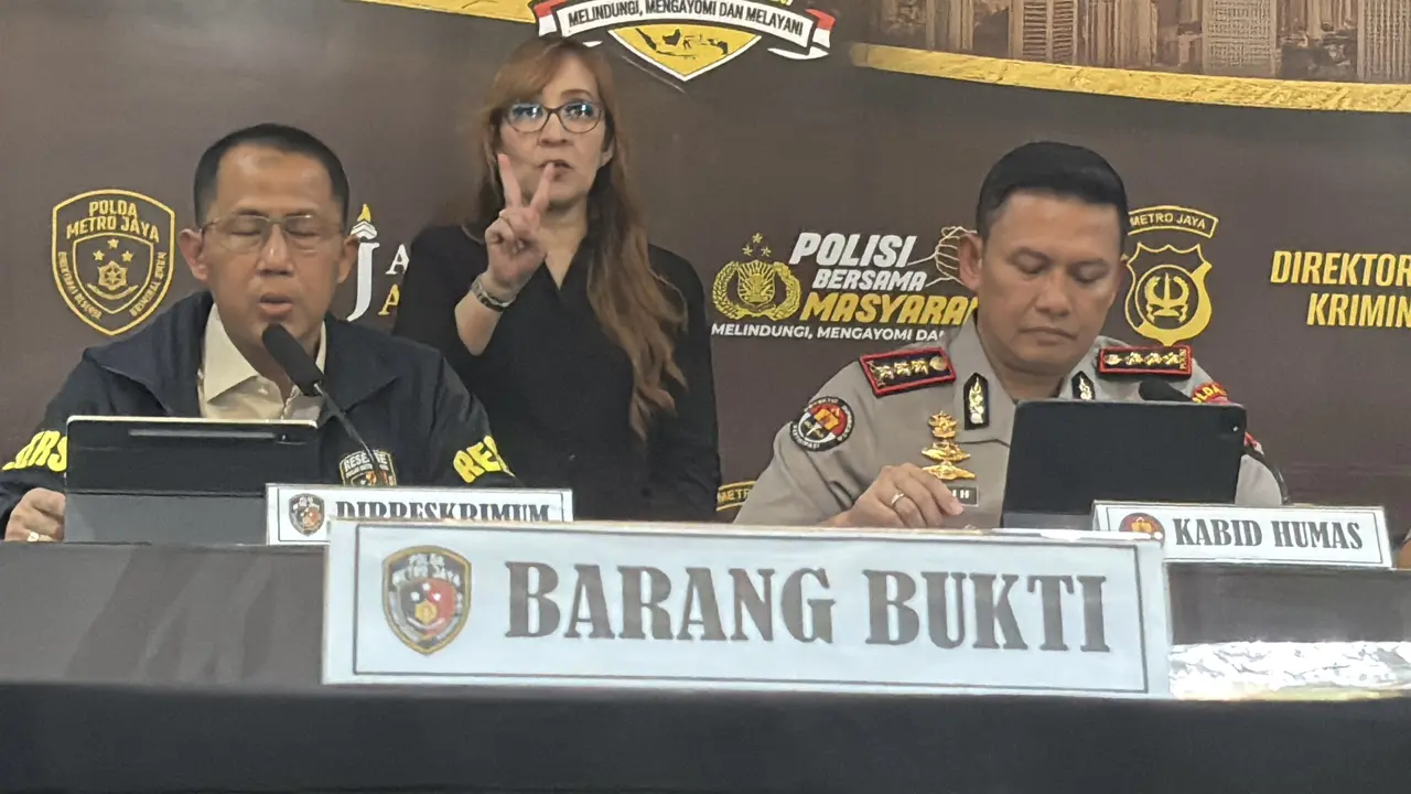 Direktur Reserse Kriminal Umum Polda Metro Jaya Kombes Pol Imron Ermawan saat konferensi pers, Sabtu (31/10/2026). (Liputan6.com/Ady Anugrahadi)