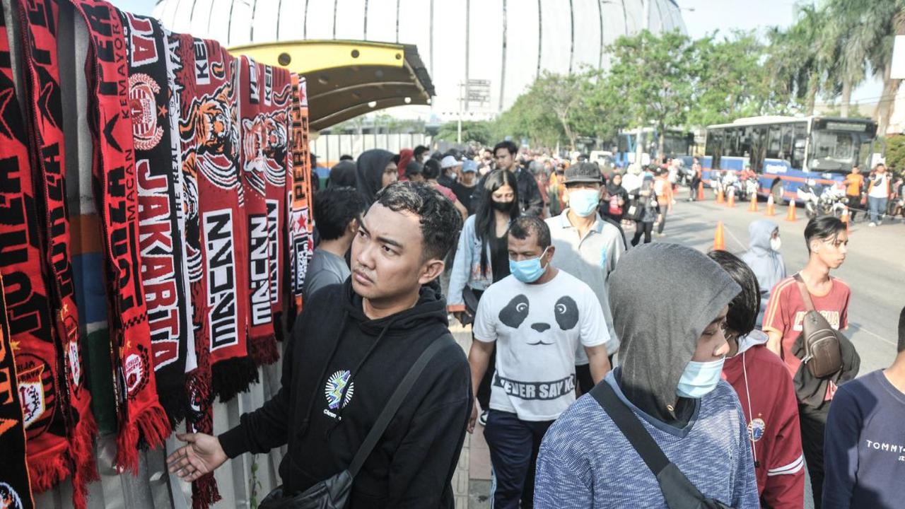 Terlepas dari masalah teknis, bila dilihat dari sisi teknologi stadion JIS dibalut beberapa kecanggihan. Seperti sistem audio, atap bisa terbuka, lampu bisa mengikuti ritme musik, dan pencahaayaan LED di dinding.