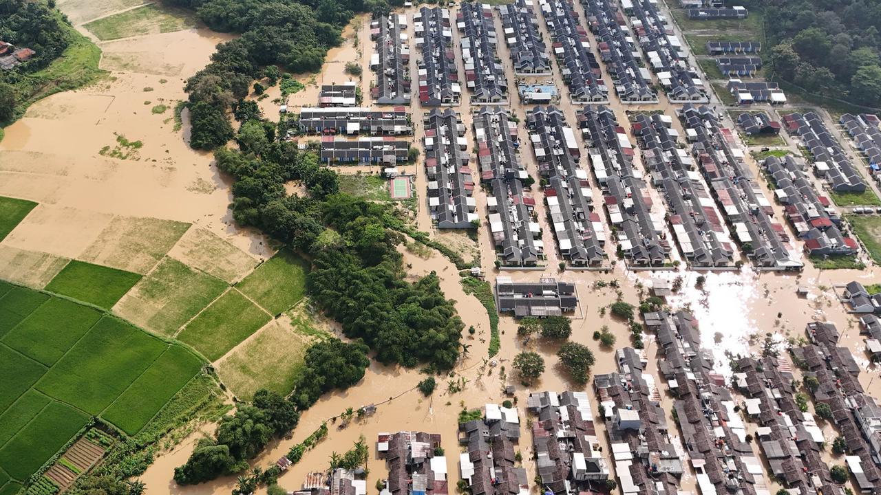 FOTO: Penampakan Ribuan Rumah di Bogor Terendam Banjir Akibat Luapan Sungai Cimanceuri