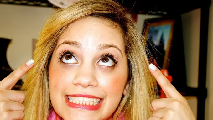 Perhatikan 5 Hal Penting Ini Sebelum Membentuk Alis Mata