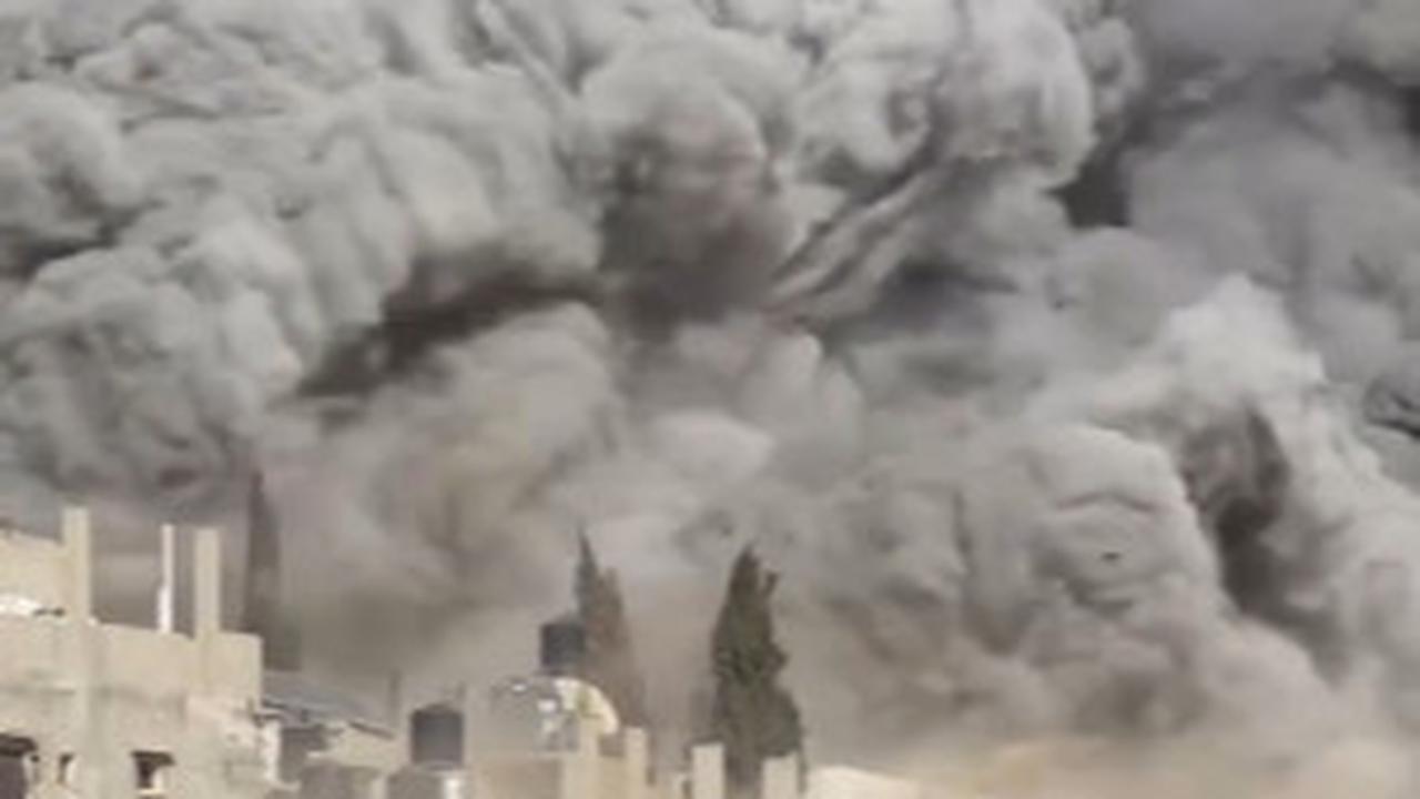 Detik-Detik Pesawat Tempur Israel Membombardir Sekolah di Kamp Pengungsi Gaza, Gadis Kecil Lari Kencang Selamatkan Diri