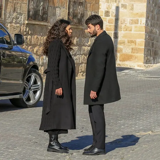 Serial Turki Hercai tayang setiap Senin sampai Jumat (Foto: Instagram @hercaidizi)