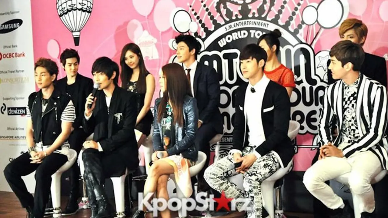 sm-town-131021c.jpg