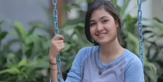 Cut Syifa bercerita jika ibunda ingin melihat dirinya tampil feminim dengan menggunakan make up dan perawatan.