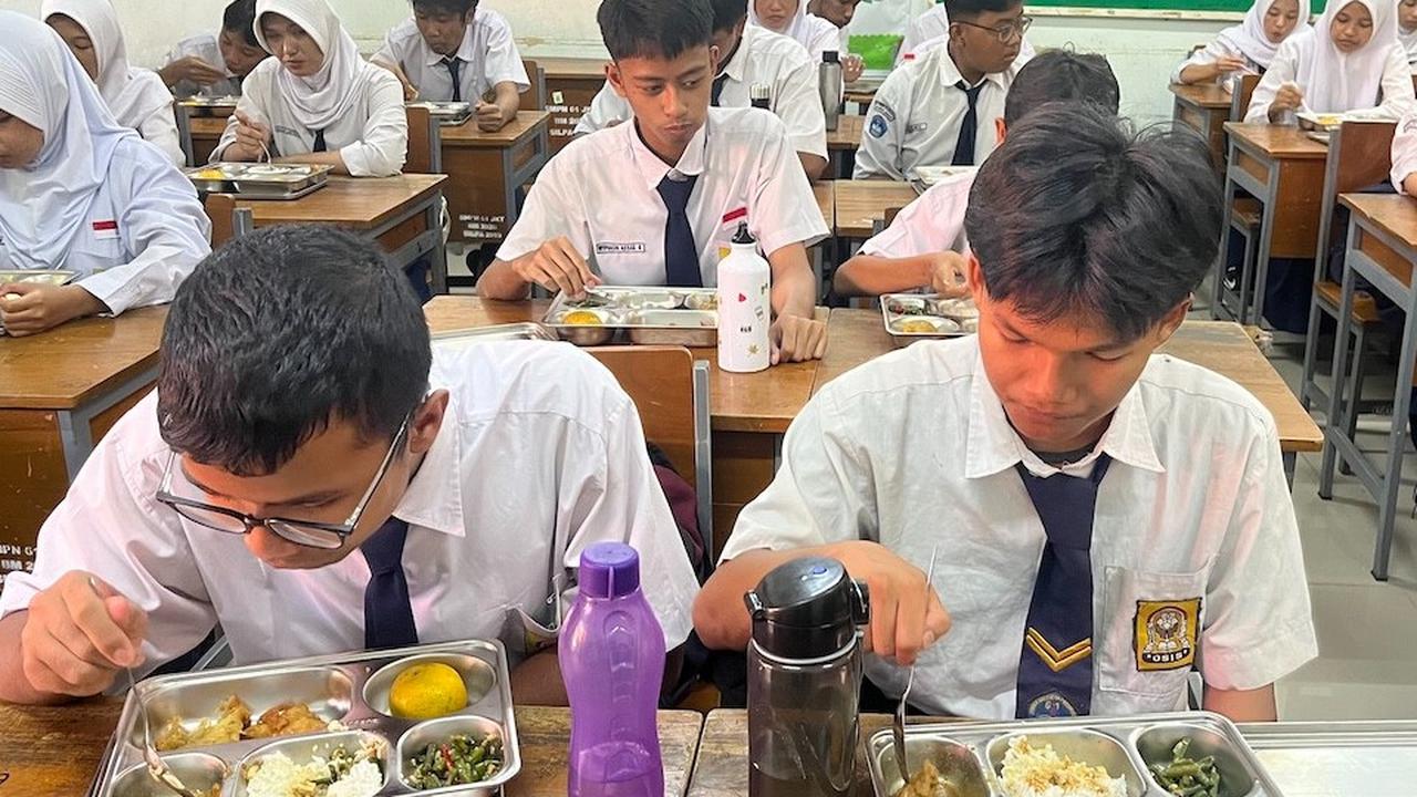 Makan Bergizi Gratis Perdana di Jakarta Tanpa Susu
