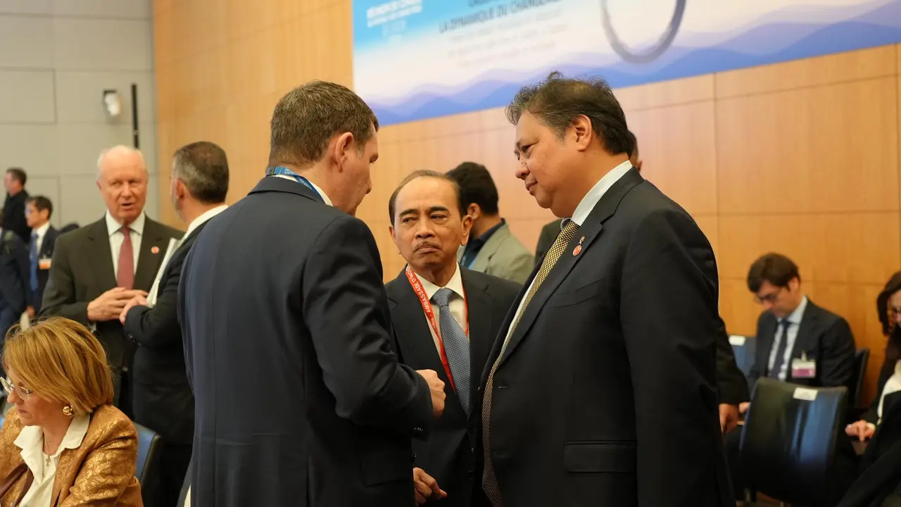 Menteri Koordinator Bidang Perekonomian Airlangga Hartarto mewakili Indonesia berbicara dalam Pertemuan Tingkat Menteri Anggota OECD di Paris, Prancis (Istimewa)