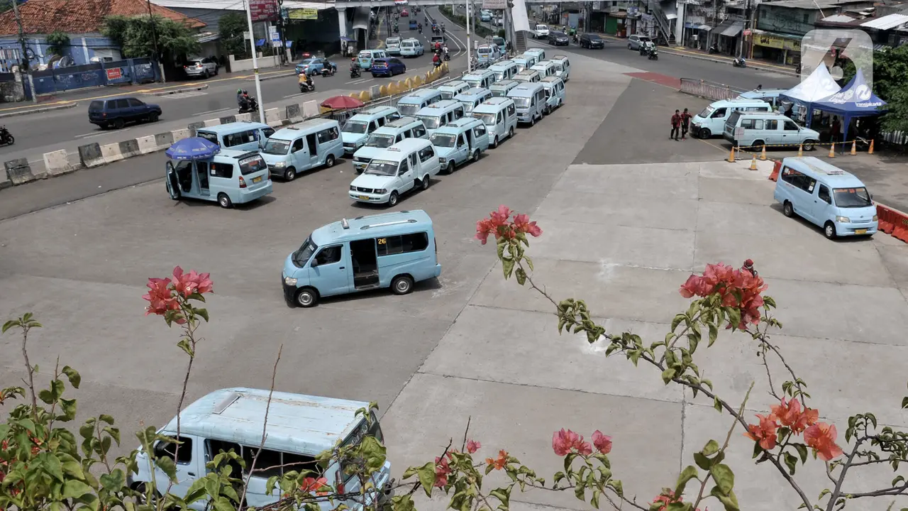 90 Persen Angkutan Umum DKI Jakarta Setop Operasi Akibat Covid-19