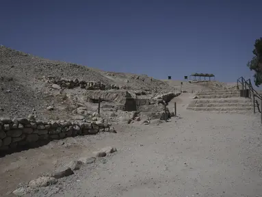 Situs arkeologi Tell es-Sultan di dekat Jericho, Tepi Barat terlihat pada Minggu, 17 September 2023. (AP Photo/Mahmoud Illean)