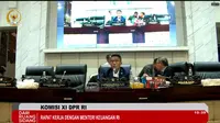 Ketua Komisi XI DPR RI, Mukhamad Misbakhun dalam Raker dengan Menteri Keuangan Pengantar RKA dan RKP Kementerian Keuangan TA 2026, Senin (14/7/2025). (Tira/Liputan6.com)