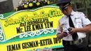 Karangan bunga turut berduka cita atas meninggalnya Mr.Lee Kwan Yew dari Ketua DPD RI, Irman Gusman, Jakarta, Rabu (25/3/2015).(Liputan6.com/Helmi Afandi)