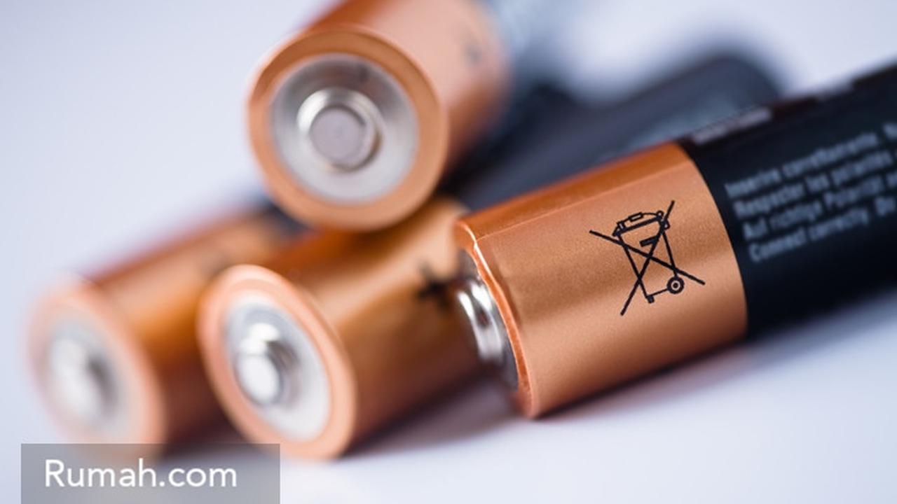 Jangan Buang Sampah Baterai di Tong Sampah!