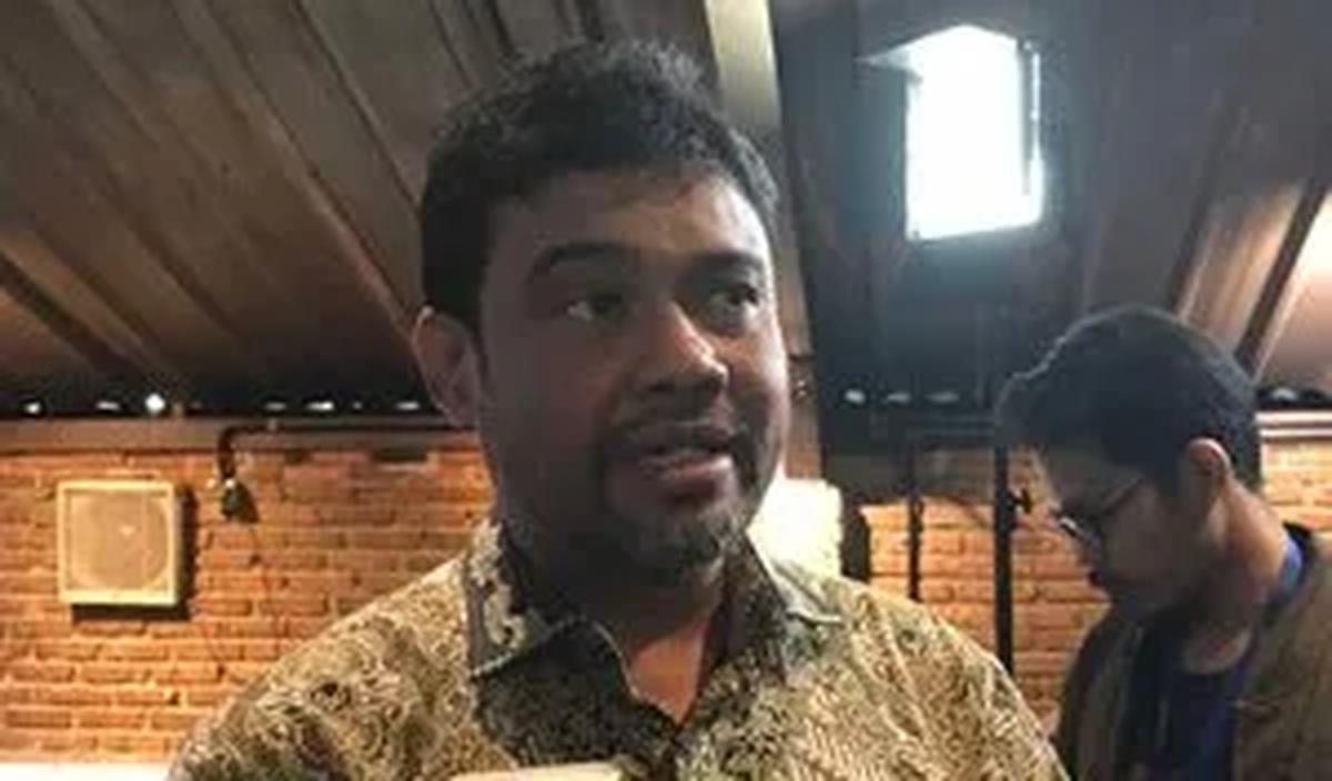 "KSPI meminta kepada pemerintah pusat dalam hal ini Kemenaker RI dan seluruh gubernur/bupati/walikota, dalam menetapkan kenaikan upah minimum UMP/UMK 2024 sebesar 15 persen, atau setidak-tidaknya minimal 10 persen,"