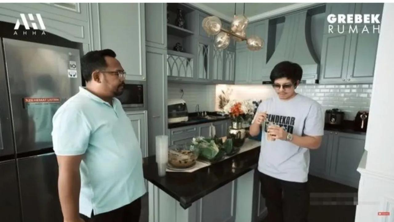 Kabar Bedu terjerat pinjol pun viral dan menjadi sorotan warganet. Namun belum lama ini perwakilan dari manajemen Bedu, Ayu menyatakan bahwa Bedu tidak terlibat dalam utang pinjol.&nbsp;