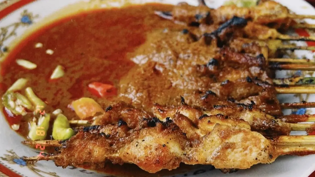 Sate Bulayak salah satu rekomendasi kuliner Nusa Tenggara berasal dari Lombok