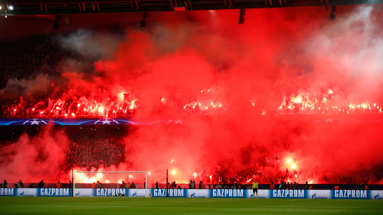 Teror Pasukan Real Madrid, Pendukung PSG Bikin Stadion Merah Membara