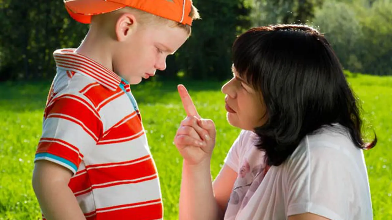 10 Kesalahan Orangtua Saat Disiplinkan Anak