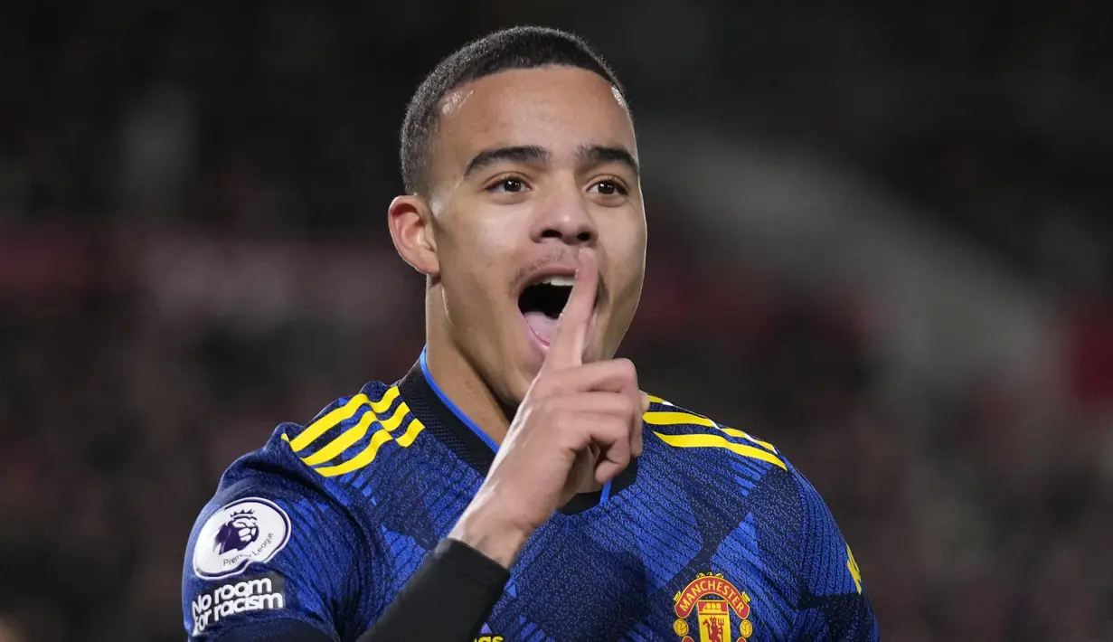 Unggul 1-0 membuat Manchester United percaya diri dan mampu mencetak gol kedua sepuluh menit kemudian. Gol dicetak Mason Greenwood usai menerima umpan Bruno Fernandes. (AP/Matt Dunham)