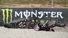 Jorge Martin dari Tim Aprilia Racing mengalami kecelakaan saat sesi kualifikasi Grand Prix MotoGP Catalunya di sirkuit Catalunya di Montmelo, dekat Barcelona, ​​pada 16 Mei 2026. (JOSE JORDAN/AFP)