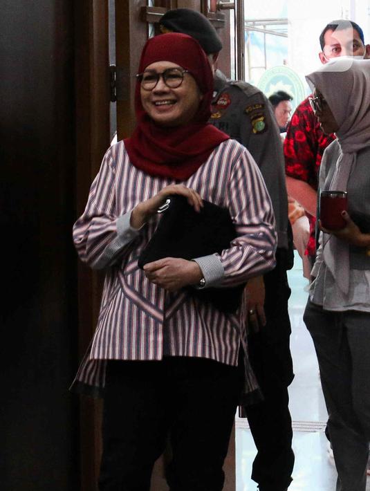 Majelis Hakim Pengadilan Tipikor menyatakan Karen Agustiawan terbukti bersalah melakukan tindak pidana korupsi terkait pembelian gas alam cair atau liquefied natural gas (LNG). (Liputan6.com/Herman Zakharia)