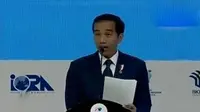 Menurut Jokowi negara-negara di Samudera Hindia harus bisa bekerja sama mengingat kawasan ini memiliki potensi perdagangan yang besar