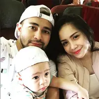 Raffi Ahmad bersama istrinya Nagita Slavina dan putra semata wayang mereka Raffathar Malik Ahmad. (Instagram @raffinagita1717)