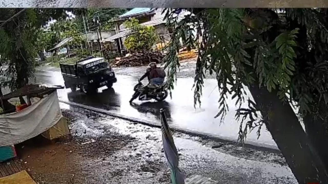 Sopir Pikap Mabuk Tabrak Motor, Satu Keluarga Meninggal