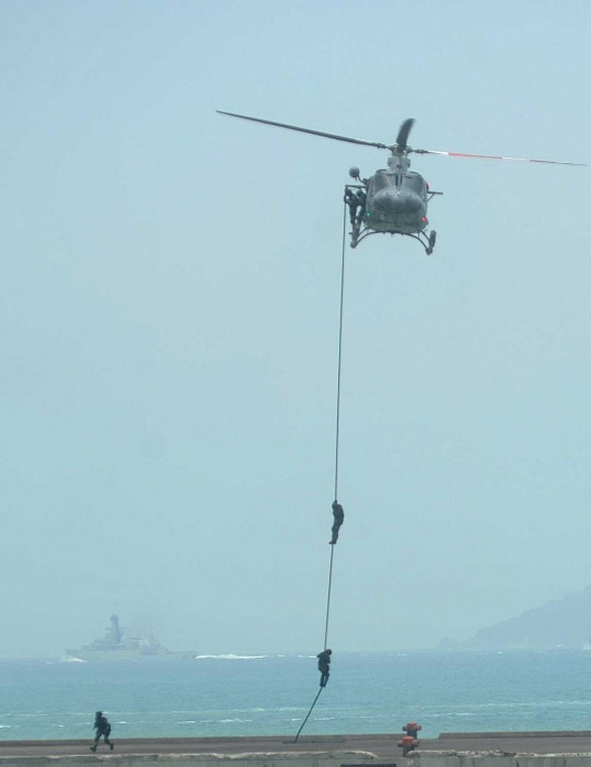 Aksi TNI AL unjuk kemampuan infiltrasi serangan musuh di laut