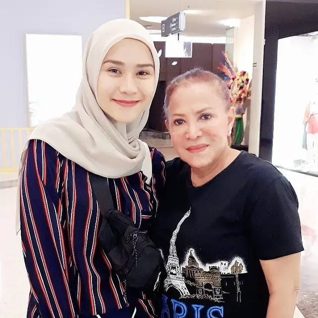 Pernah Jalani Operasi Pengangkatan Silikon Ini 6 Potret Terbaru Mpok Atiek