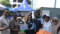 PT Pembangunan Jaya Ancol memberikan bantuan kepada korban kebakaran di Pademangan, Jakarta Utara (Dok.Istimewa)