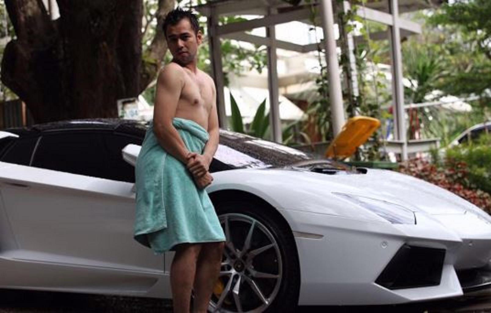 Menghitung Penghasilan Dan Kekayaan Raffi Ahmad Showbiz