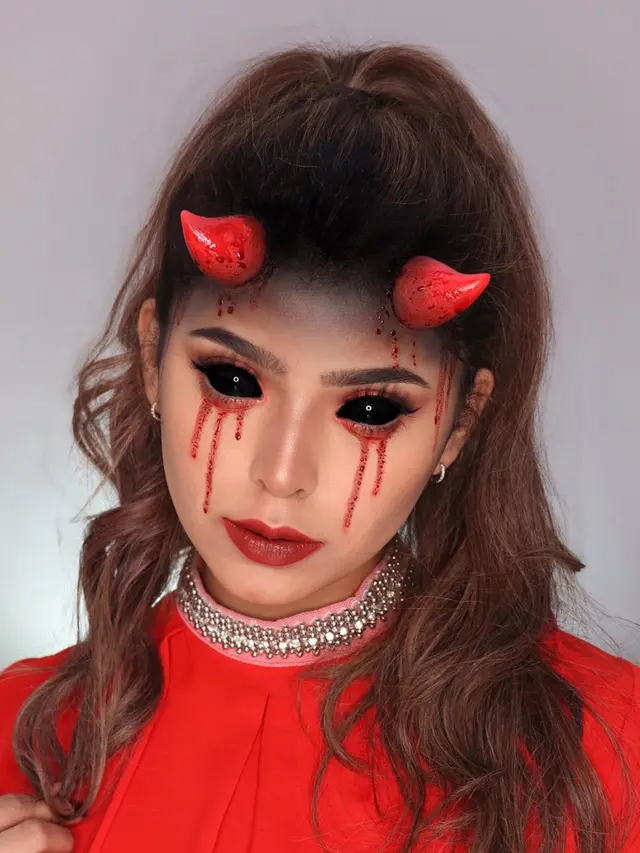 Viral Lewat Lathi Challenge, Ini 6 Makeup Karakter Jharna Bhagwani