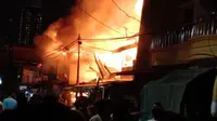 Kebakaran permukiman padat di Tanah Abang, Jakarta Pusat. (Liputan6.com/Muhammad Ali)
