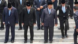 Sebelumnya, Presiden Prabowo Subianto secara resmi melantik 48 menteri negara dalam Kabinet Merah Putih. (AP Photo/Achmad Ibrahim)