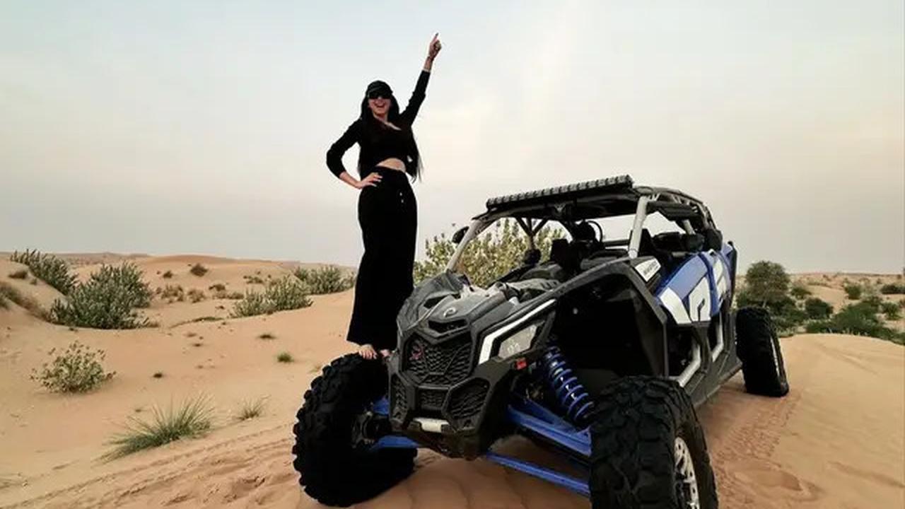 7 Poret Angel Karamoy Jajal Offroad di Padang Pasir Dubai, Dapat Saudara Baru