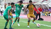 Duel Mitra Kukar vs Sriwijaya FC dalam 8 besar Liga 2 2019 di Stadion Gelora Delta, Sidoarjo (13/11/2019). (Bola.com/Aditya Wany)