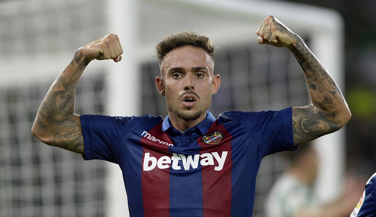 7. Roger Marti (11 gol) - Penyerang berusia 29 tahun ini mampu menjadi andalan di lini serang Levante. Roger Marti telah menyumbangkan 11 gol untuk Levante. (AFP/Cristina Quicler)