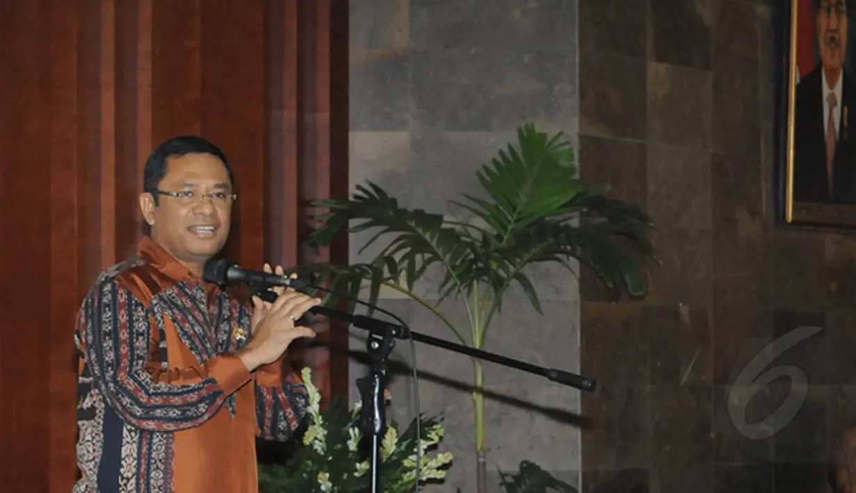 Menteri Perindustrian Saleh Husin memberikan sambutan saat acara minum jamu bersama di gedung Kementerian Perindustrian, Jakarta Jumat (16/1/2015). (Liputan6.com/Herman Zakharia)