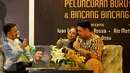Perancang busana Ivan Gunawan memeluk penyanyi yang juga mantan kekasihnya, Rossa saat meluncurkan buku Aku Berkarya Dengan Cinta, Jakarta, Rabu (11/11). Ivan merilis buku untuk memperingati 10 tahun karirnya di bidang fashion (Liputan6.com/Faisal R Syam)