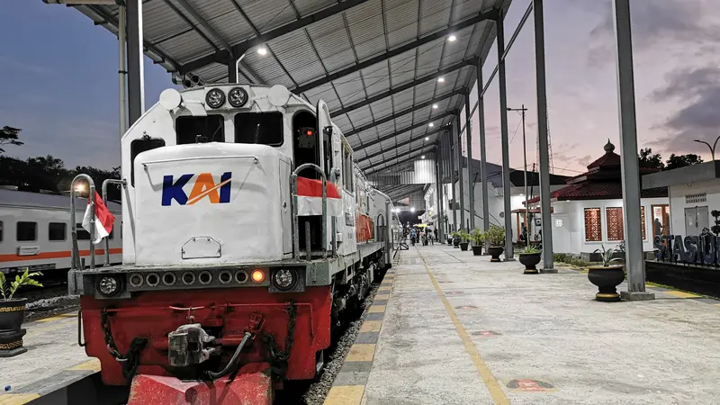 Kereta Api Blambangan Eksress relasi Banyuwangi- Semarang diberangkatkan dari Stasiun  Ketapang Banyuwangi (Istimewa)