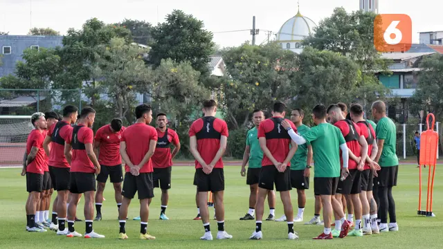 Foto: Skuad Timnas Indonesia Semakin Lengkap pada Hari Kedua Latihan, Marc Klok hingga Lilipaly Merapat ke Surabaya