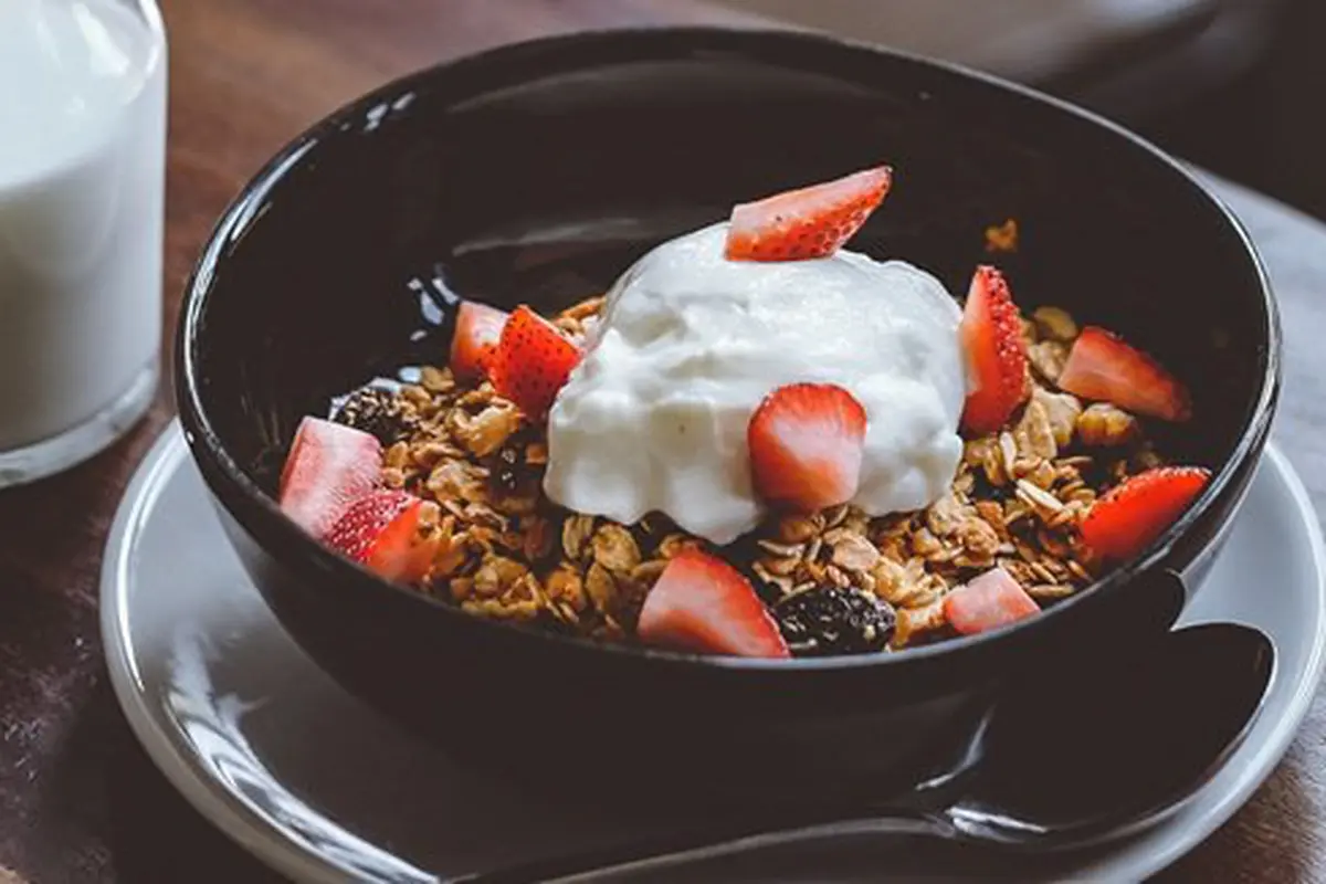 Makan sedikit/copyright Unsplash.com/Hanny Naibaho