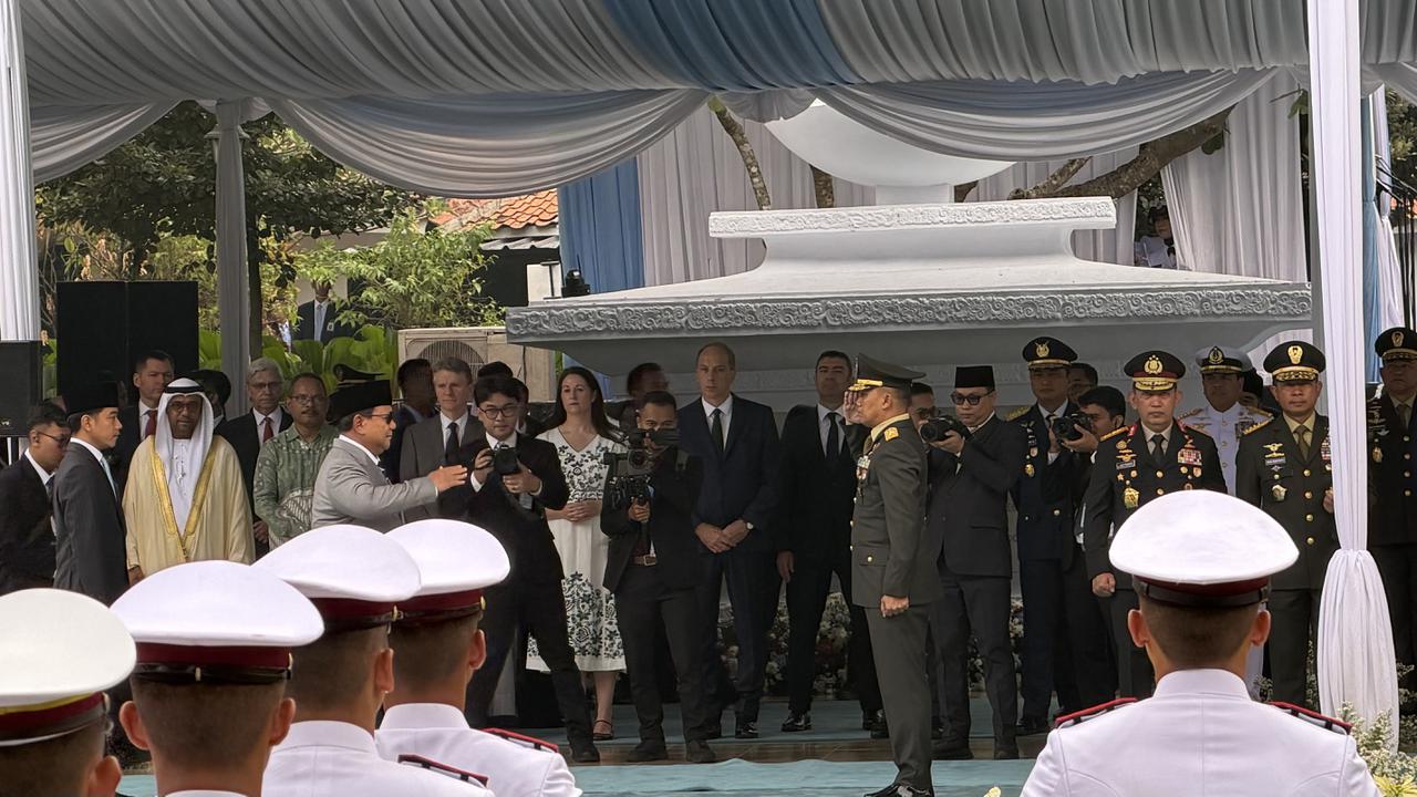 Jelang Pergantian Kapolri, Listyo Sigit Masih Dampingi Prabowo