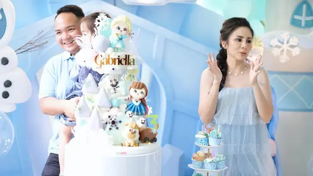 [Fimela] Ultah anak Momo Geisha