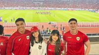 Pasangan Artis yang Nonton Timnas Indonesia lawan Bahrain di GBK (Sumber: IG/@fuji_an)
