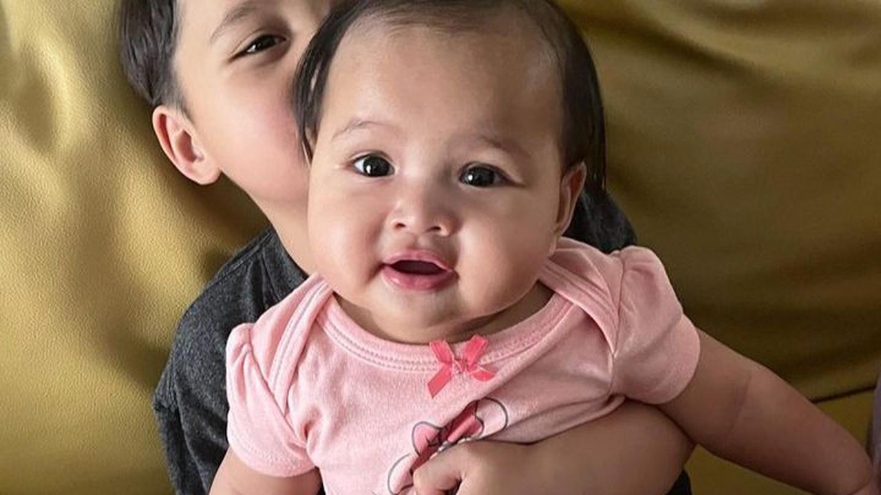 Tasya Kamila dan sang suami, Randi Bachtiar kerap membagikan foto-foto terbaru Baby Shafanina di Instagram.