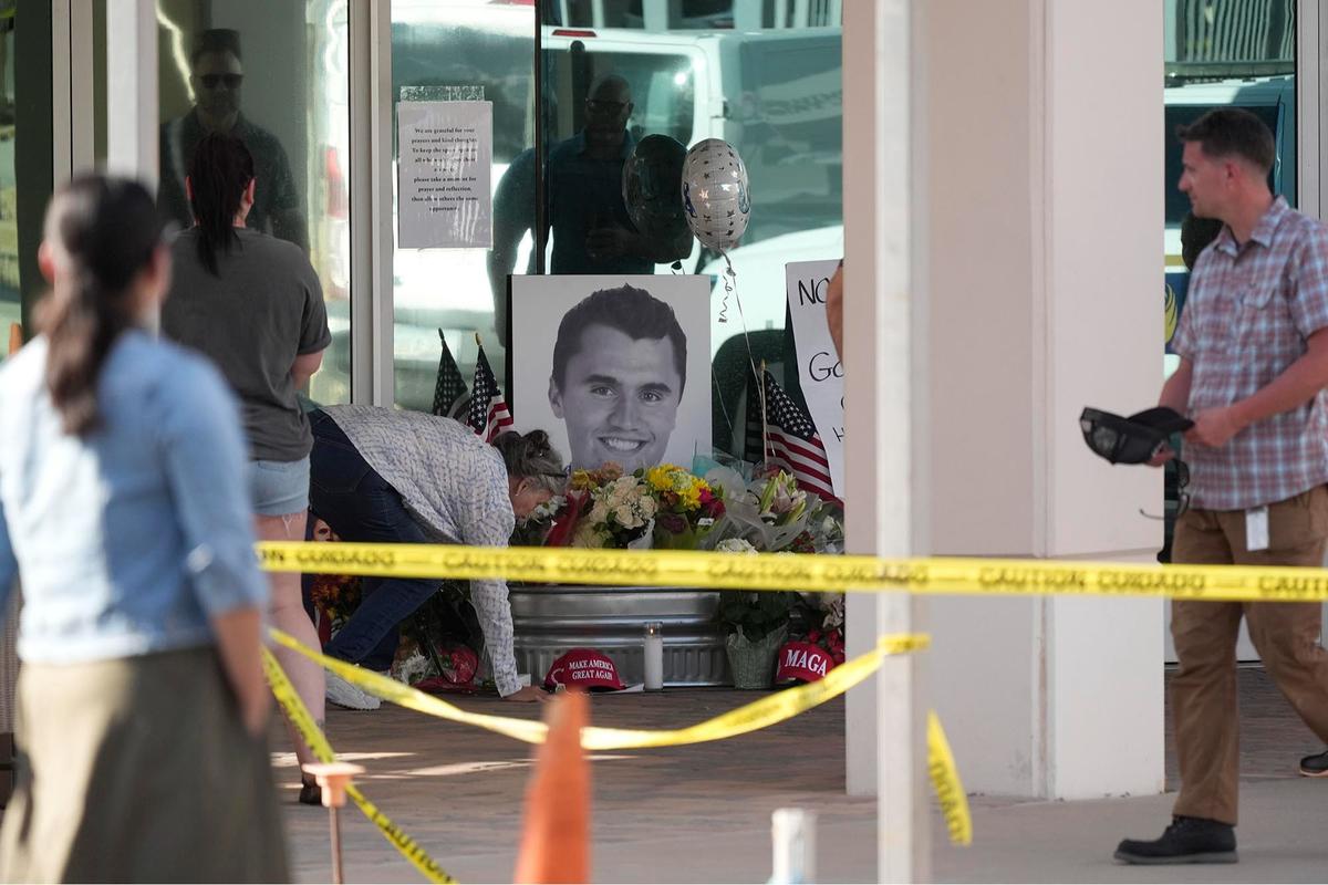 FOTO: Politisi Muda AS Charlie Kirk Tewas Ditembak saat Berpidato di Utah Valley University