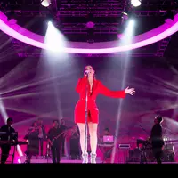 Bernyanyi untuk fans dan si kecil Zalina, Raisa berbagi rasa lewat It's Personal Showcase. (Foto: Narendra Kameshwara/Juni Concert)