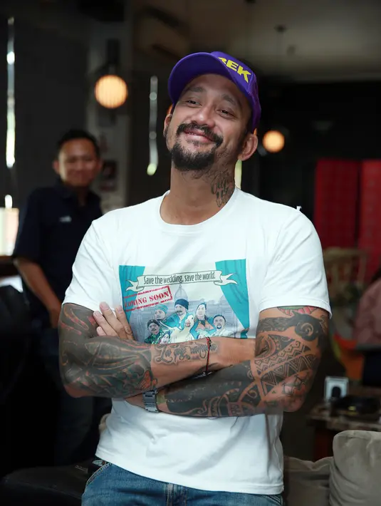 Sebagai seorang eksekutif produser dalam film ‘The Wedding & Bebek Betutu’ Tora Sudiro sempat galau lantaran judul yang diambil bertentangan dengan lokasi syuting yang mengambil set di Bandung. (Deki Prayoga/Bintang.com)