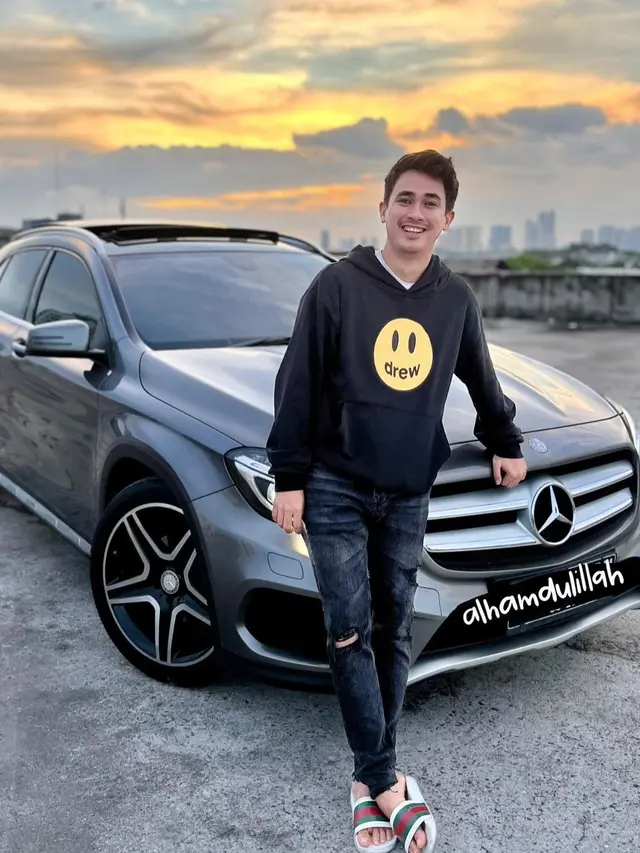 Rico Valentino, artis yang ditangkap polisi bersama Putra Siregar (Foto: Instagram/@ricovalt)