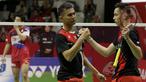 Ganda Putra Indonesia, Fajar Alfian/Muhammad Rian Ardianto, saat melawan wakil Jepang, Akira Koga/Taichi Sato, pada laga Indonesia Masters di Istora, Jakarta, Rabu (15/1/2020). Fajar/Rian menang 21-19, 16-21, dan 21-13. (Bola.com/M Iqbal Ichsan)